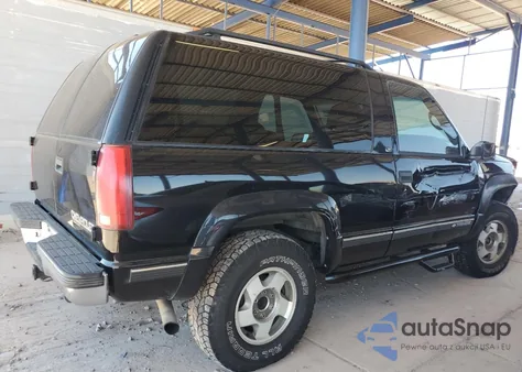 1999 Chevrolet Tahoe K1500 из США, поврежденный, VIN 3GNEK18R2XG186940